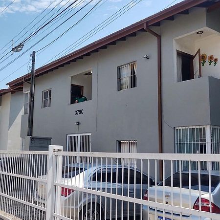 Apartamento Ubatuba - Praia Grande - 200M Da Praia Екстериор снимка